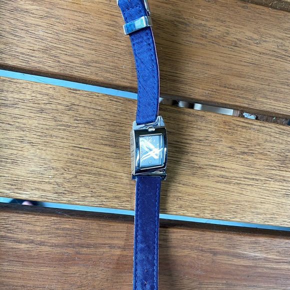 2009-2010 Tommy Hilfiger Twist Band Watch - Picture 5 of 11